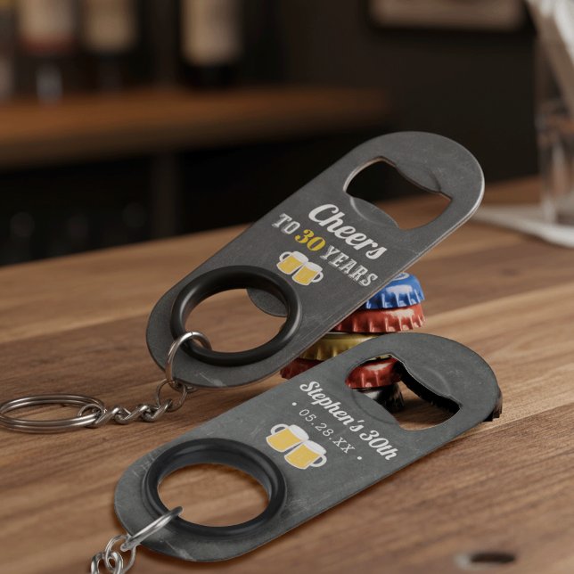 Abrebotellas De Llavero Personalizado vitorea por la fiesta de cumpleaños (Subido por el creador)