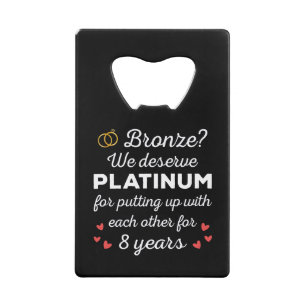 Abrebotellas De Tarjeta De Crédito 8.º Aniversario Boda I - Pareja Graciosa de Bronce