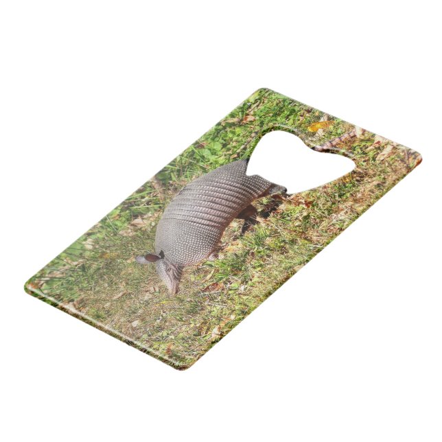 Abrebotellas De Tarjeta De Crédito Armadillo (Ángulo frontal)
