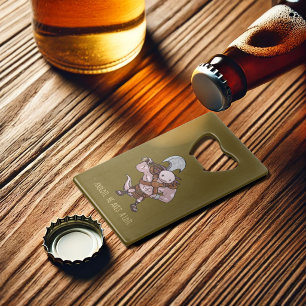 Abrebotellas De Tarjeta De Crédito Arte de un ajolote con un hacha guerrero gladiador