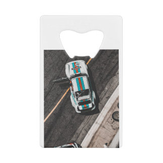 Abrebotellas De Tarjeta De Crédito Coche de carreras blanco
