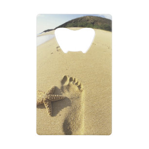 Abrebotellas De Tarjeta De Crédito EE.UU., Hawaii, Maui, Makena Beach, Footprint y