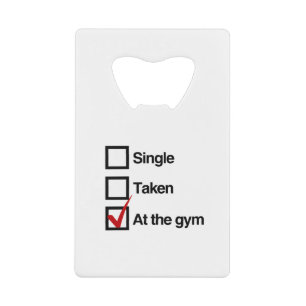 ABREBOTELLAS DE TARJETA DE CRÉDITO EN EL GIMNASIO