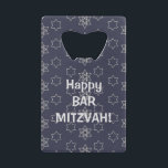 Abrebotellas De Tarjeta De Crédito ¡Feliz Bar Mitzvah!<br><div class="desc">¡Feliz Bar Mitzvah! Decoración de cumpleaños 20XX. Patrón azul marino con las estrellas de Israel. Diseño moderno</div>