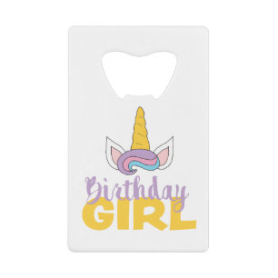 Abrebotellas De Tarjeta De Crédito Fiebre Unicornio, Chica de cumpleaños morado feliz