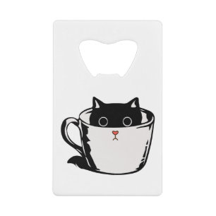 Abrebotellas De Tarjeta De Crédito Gatito negro con nariz roja escondido en una taza