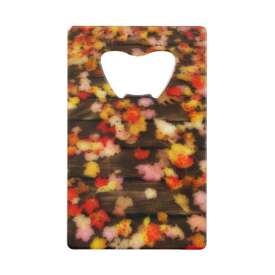 Abrebotellas De Tarjeta De Crédito Hojas de arce de otoño de color rojo brillante