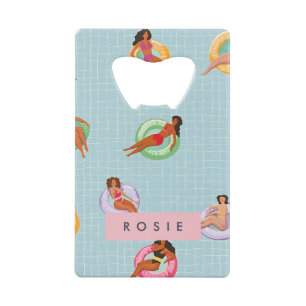 Abrebotellas De Tarjeta De Crédito Mujeres de verano personalizadas relajándose en lo