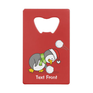 Abrebotellas De Tarjeta De Crédito Pingüino navidad recibiendo bola de nieve