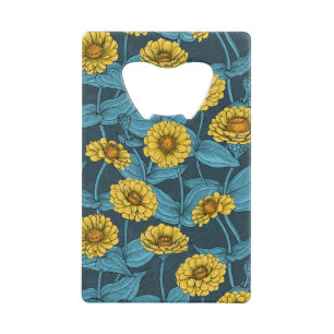 Abrebotellas De Tarjeta De Crédito Zinnias amarillas en azul oscuro