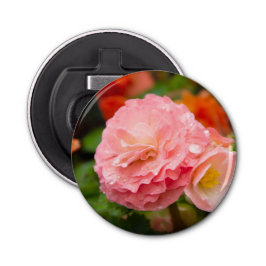 Abrebotellas Flor rosa delgada después de la lluvia