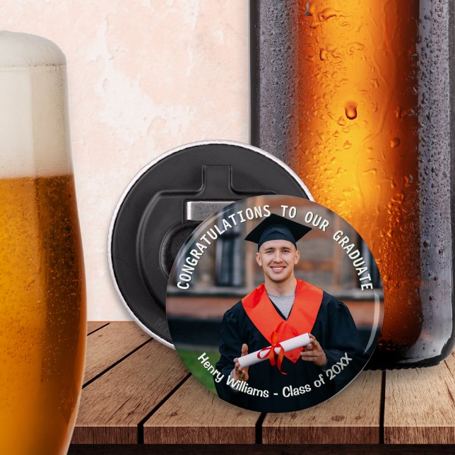 Abrebotellas Foto de graduación Keepsake personalizada (A bottle opener for a new graduate, with custom photo, name and graduation year)