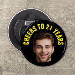 Abrebotellas Fun 21st Birthday PERSONALIZADO TEXT Photo Black<br><div class="desc">Apertura de botellas fotográficas de cumpleaños divertidos en un diseño fotográfico moderno retro. ¡El año es el personalizable para cualquier año de cumpleaños, ya sea tu fiesta de cumpleaños número 21, 30, 40, 50 o 60! Para obtener el efecto de recorte, utilice un archivo png con el fondo ya cortado....</div>