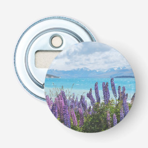 Abrebotellas lavanda en la orilla del lago
