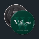 Abrebotellas Monograma y nombre de usuario de secuencias de com<br><div class="desc">Añada un toque personal a su boda con el abridor personalizado de frascos de los padrones. Este abrebotellas presenta el nombre personalizado de groomsman en estilo de letra clásico de escritura blanca con detalles bodas en estilo de letra serif clásico blanco y monograma en estilo de fuente serif clásico de...</div>