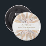 Abrebotellas Rosa Rosa Rosa Rosa Rosa Blanca Orquídea Pampas Bo<br><div class="desc">Diseño único y elegante con rosas color agua rosado,  orquídea blanca,  hojas secas de pasto desértico,  sobre fondo blanco. Utilice la herramienta Personalize para agregar su información. Para ver los artículos que coincidan,  por favor,  visite mi colección de flores de hierba de Pampas.</div>