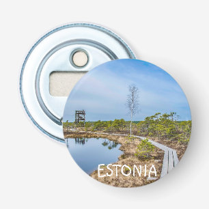 Abrebotellas Sendero de madera sobre pantano en Estonia