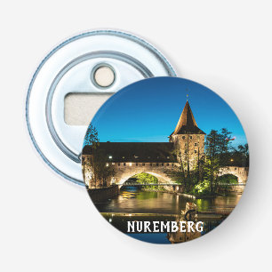 Abrebotellas Viejo puente medieval de noche en Nuremberg