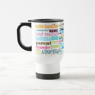 Abuela en taza de la bebida de muchas idiomas