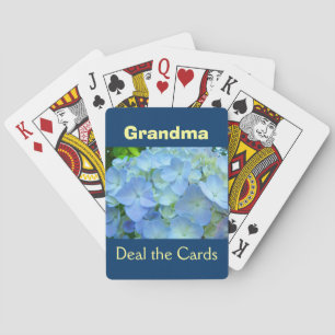 Abuela reparte las cartas Flores de Hortensia Azul