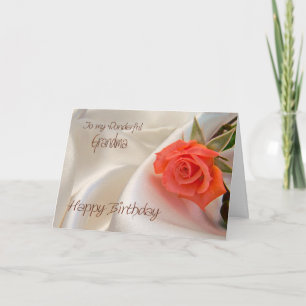 Abuela, una tarjeta de cumpleaños con una rosa ros