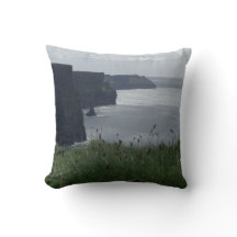 Acantilados de la almohada del irlandés de Moher