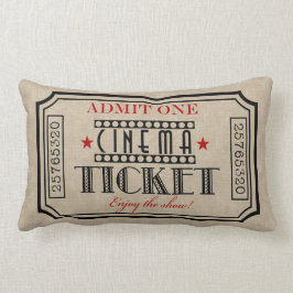 Acento del rojo de la almohada del boleto de cine