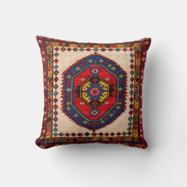 Aclarar la decoración con almohadas de Kilim