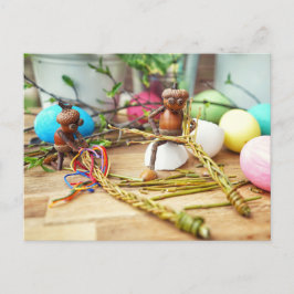 Acorn elf con tarjeta postal de Pascua de Pascua c