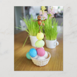 Acorn elves con huevos de Pascua postal de Pascua