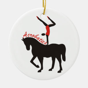 Acrobacias en ornamento personalizado a caballo