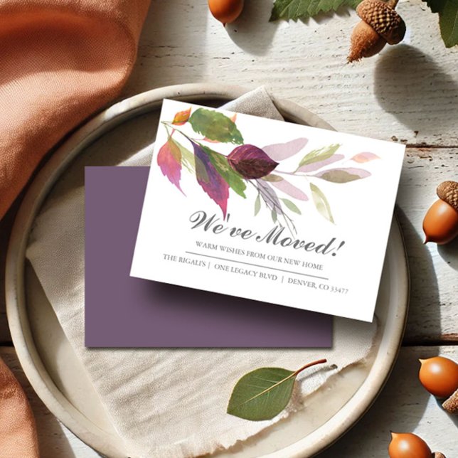 Acuarela deja nueva Invitación de movimiento resid (Small moving announcement cards feature fall leaves in shades of purple, green and orange.)