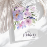 acuarela floral feliz tarjeta de la madre<br><div class="desc">Un diseño floral de acuarela con flores de lavanda morada y escritura. El texto y los colores se pueden personalizar.</div>