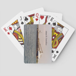 Adam E. Cornelius jugando cartas