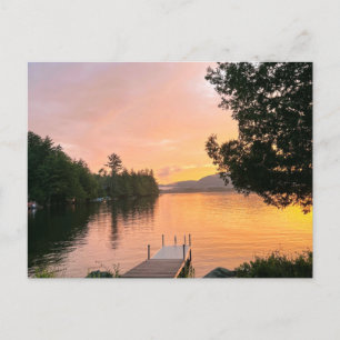 Adirondack Sunset en una postal sobre un lago
