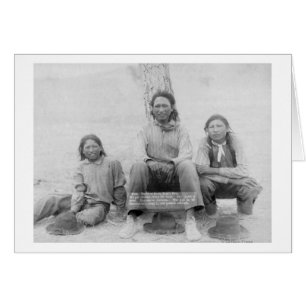 Adolescentes lakota de origen hindú vestidos con t