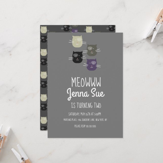 Adorable invitación de gatos gris de fiesta de cum (Anverso/Reverso In Situ)
