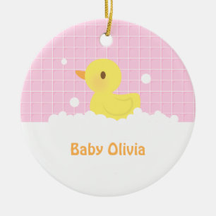 Adorable patito de goma en decoración de baño para