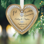 Adorno 1.ᵉʳ Boda Aniversario de los diamantes de oro Keep<br><div class="desc">Elegante faux (impreso) oro y diamantes 1er aniversario Boda mantener el diseño adorno de adorno por Holiday Hearts Designs (derechos reservados). Se proporcionan campos de plantilla para que pueda personalizar con sus nombres, aniversario y fecha. Los estilos, tamaños y posicionamiento de fuentes se pueden personalizar a través del botón "Personalizar"....</div>