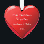 Adorno 25to Rojo lindo del corazón 2019 del navidad junto<br><div class="desc">Diseñado para el navidad 2019,  éste se diseña con diseño rojo romántico lindo del corazón en fondo rojo sólido y las plantillas personalizadas del texto para incorporar sus nombres. Perfeccione el regalo romántico para los pares que celebran su 25to navidad junto.</div>