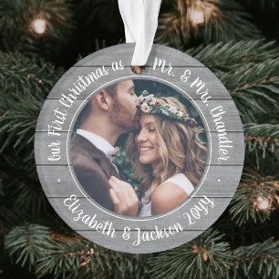Adorno 2 Foto Sr. y Sra. 1st Navidades Gray Faux Wood