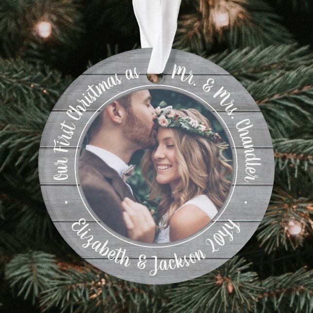 Adorno 2 Foto Sr. y Sra. 1st Navidades Gray Faux Wood (Subido por el creador)