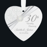 Adorno 30.º Aniversario Boda Keepsake Design<br><div class="desc">🥇 DISEÑO ORIGINAL DE ARTE DE DERECHOS DE AUTOR DE Donna Siegrist SÓLO DISPONIBLE EN ZAZZLE! 30° Aniversario del Boda: Ornamento del diseño de Keepsake. Este hermoso adorno será un éxito con esa pareja o persona o personas especiales. También funcionaría bien para cualquier otro evento u ocasión como un compromiso,...</div>