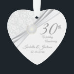 Adorno 30.º Aniversario Boda Keepsake Design<br><div class="desc">🥇 DISEÑO ORIGINAL DE ARTE DE DERECHOS DE AUTOR DE Donna Siegrist SÓLO DISPONIBLE EN ZAZZLE! 30° Aniversario del Boda: Ornamento del diseño de Keepsake. Este hermoso adorno será un éxito con esa pareja o persona o personas especiales. También funcionaría bien para cualquier otro evento u ocasión como un compromiso,...</div>