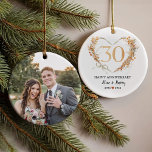 Adorno 30° Aniversario Boda Corazones de Oro Foto de pare<br><div class="desc">Ornamento de la Pareja de Oro del 30° Aniversario del Boda</div>