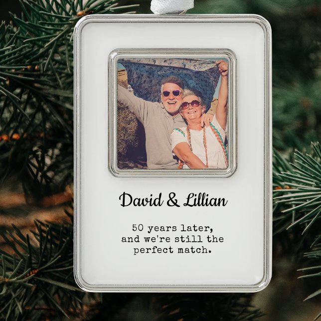 Adorno 50.ª Aniversario de la Pareja Foto Keepsake (50th Anniversary Custom Photo Christmas Ornament )