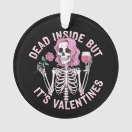 Adorno Adentro muerto, pero es el divertido romántico de