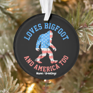 Adorno Ama a Bigfoot y a Estados Unidos Demasiado Patriot