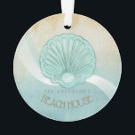 Adorno Beach House Clam Shell Aqua Blue ID623<br><div class="desc">Este diseño de adorno acrílico en los suaves colores del mar y la arena le permite añadir fácilmente su propio nombre y texto usando la plantilla proporcionada. La simple imagen de la concha de almejas sobre un fondo acuático angustiado se resalta con un acento ondulado en agua y blanco. Busque...</div>