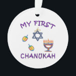 Adorno Bebé de Jánuca<br><div class="desc">Celebre primer Chanukah del bebé con el menorah personalizado de Jánuca,  los dreidels y la estrella judía con adorable "mi primer Chanukah".</div>